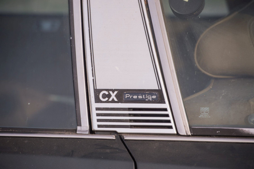 1976 Citroën CX Prestige No reserve Carte grise françaiseChâssis n° 00MK0227Moteur n° 0798030765- Collection Trigano- Un des premiers e