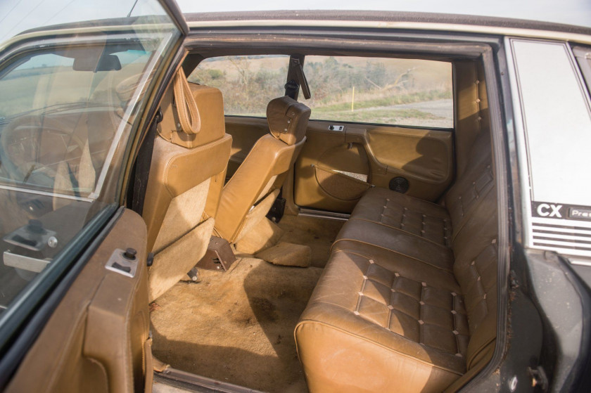 1976 Citroën CX Prestige No reserve Carte grise françaiseChâssis n° 00MK0227Moteur n° 0798030765- Collection Trigano- Un des premiers e