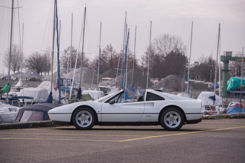 ¤ 1987 Ferrari 328 GTS No reserve Titre de circulation suisseChâssis n° ZFFCA20S000072001Moteur n°111 - Vendue neuve en suisse- Etat ex