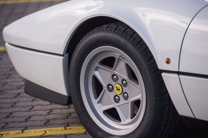 ¤ 1987 Ferrari 328 GTS No reserve Titre de circulation suisseChâssis n° ZFFCA20S000072001Moteur n°111 - Vendue neuve en suisse- Etat ex