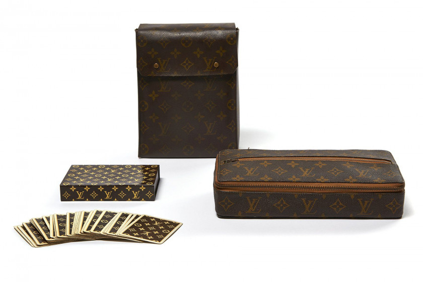 LOUIS VUITTON  Set de voyage
