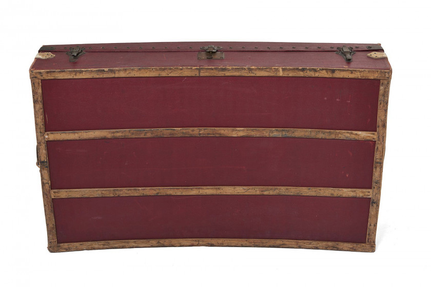 LOUIS VUITTON  Malle automobile, numérotée 155081