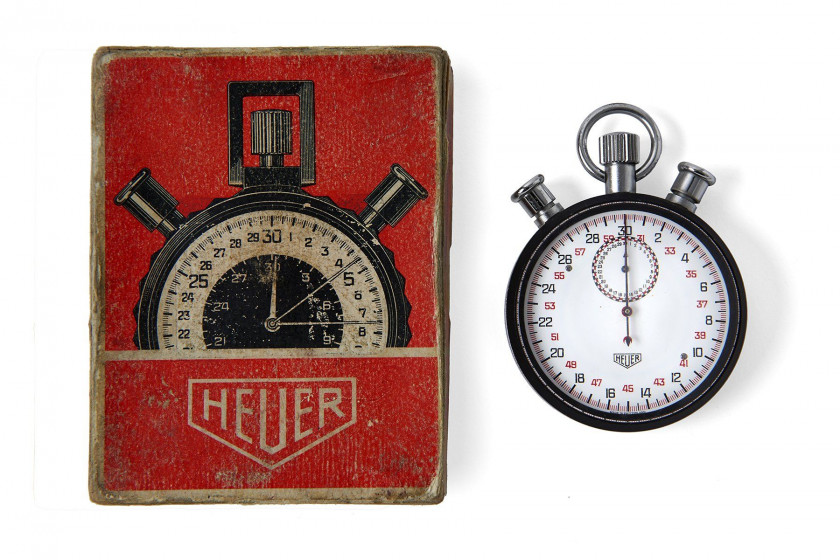 HEUER RATTRAPANTE, vers 1970 Beau chronographe de circuit à rattrapante en métal noirci