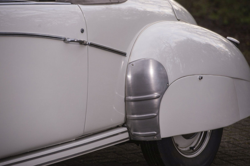 1939 Graham Paige Type 97 supercharged cabriolet Pourtout Carte grise françaiseChâssis n° 501 450- Histoire particulière, carrosserie P