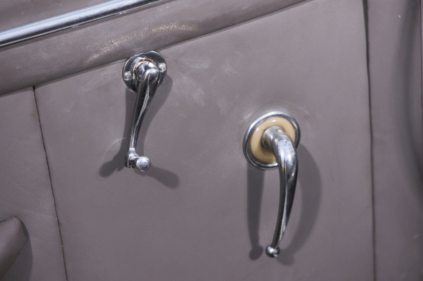 1939 Graham Paige Type 97 supercharged cabriolet Pourtout Carte grise françaiseChâssis n° 501 450- Histoire particulière, carrosserie P