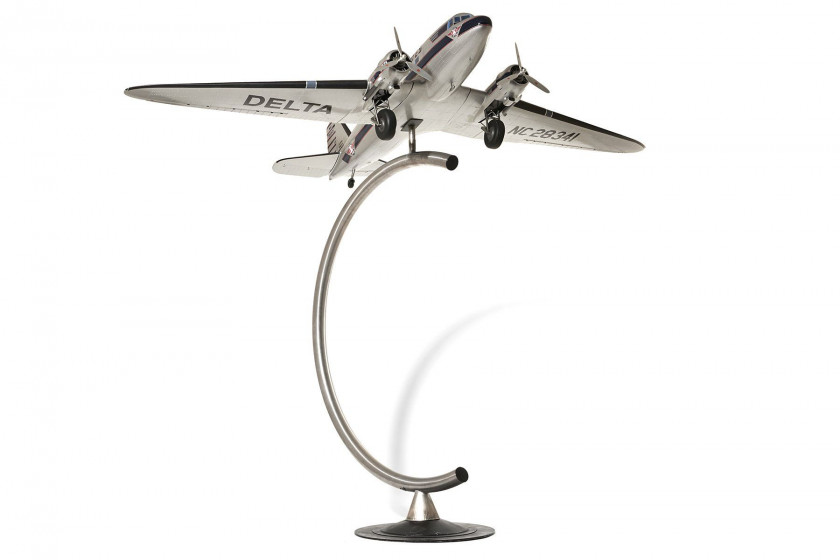 DOUGLAS DC-3  Importante maquette