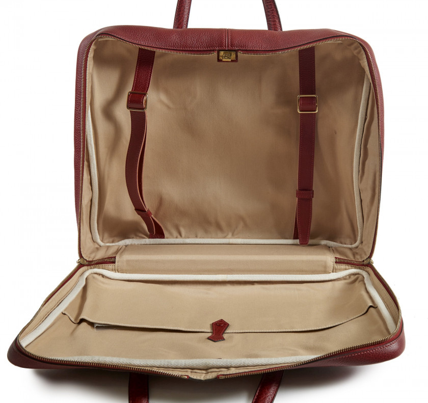 HERMÈS 2003  Sac VICTORIA 45 Buffle skipper bordeaux Crin de cheval teinté rouge et noir Garniture laiton doré  VICT...