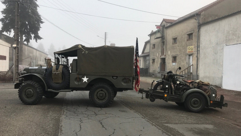 1943 Dodge WC51, sa remorque avec son Harley Davidson WLA No reserve Carte grise française pour le DodgeDodge châssis n°81715212Harley