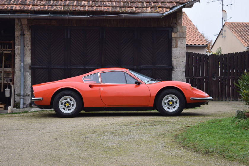 1974 Dino 246 GT "Tipo E" Carte grise françaiseChâssis n° 06416Moteur n°142536- Même propriétaire depuis 38 ans- Belle sellerie d'origi