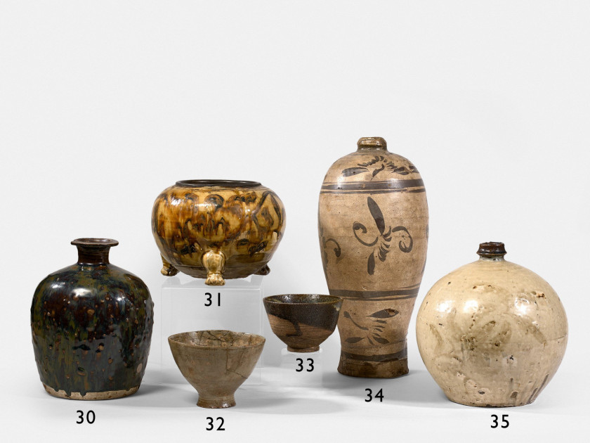 VASE BOUTEILLE EN GRÈS ÉMAILLÉ BRUN, CHINE, DYNASTIE SONG (960-1279)