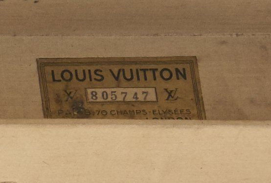 LOUIS VUITTON N°805747