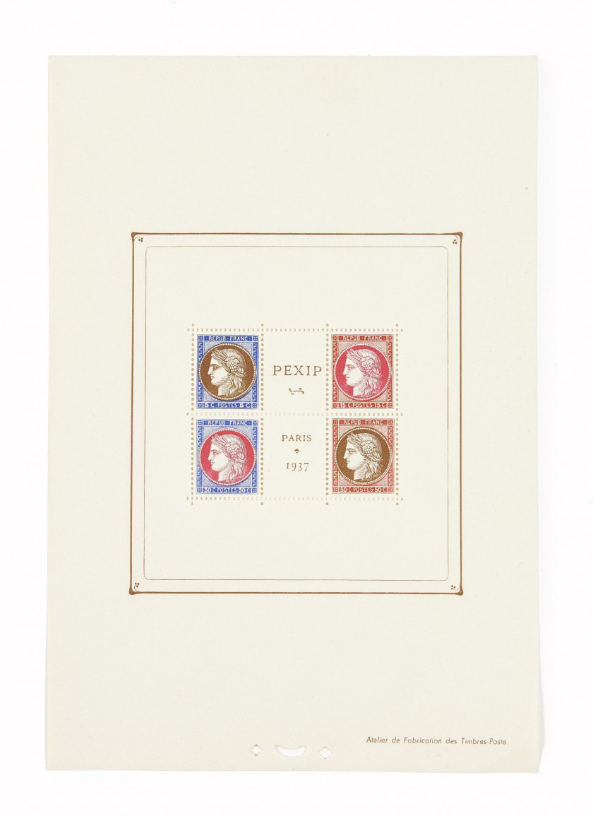 ENSEMBLE D'ALBUMS de timbres-poste de France et de Réunion (CFA), neufs. Joint, n° 2556a, 2f. 20 Le Thermalisme, valeur en rouge au...