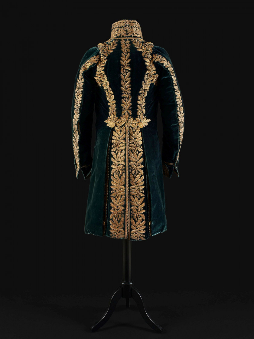 RARE HABIT DE L'UNIFORME DE CÉRÉMONIE DES MARÉCHAUX D'EMPIRE, DU COMTE DE L'EMPIRE NICOLAS-CHARLES OUDINOT