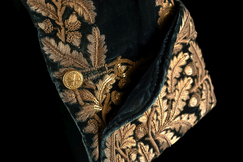 RARE HABIT DE L'UNIFORME DE CÉRÉMONIE DES MARÉCHAUX D'EMPIRE, DU COMTE DE L'EMPIRE NICOLAS-CHARLES OUDINOT