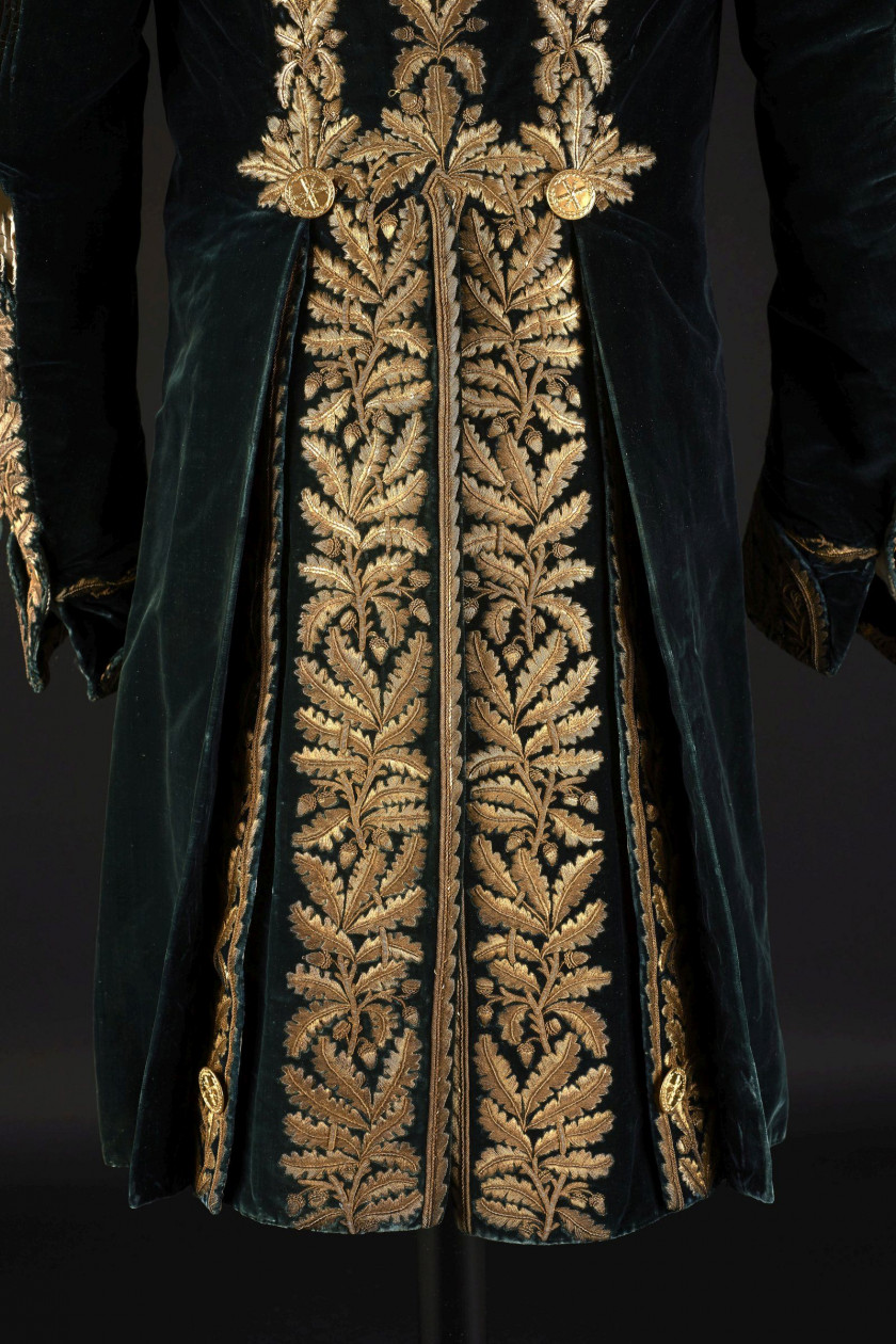 RARE HABIT DE L'UNIFORME DE CÉRÉMONIE DES MARÉCHAUX D'EMPIRE, DU COMTE DE L'EMPIRE NICOLAS-CHARLES OUDINOT