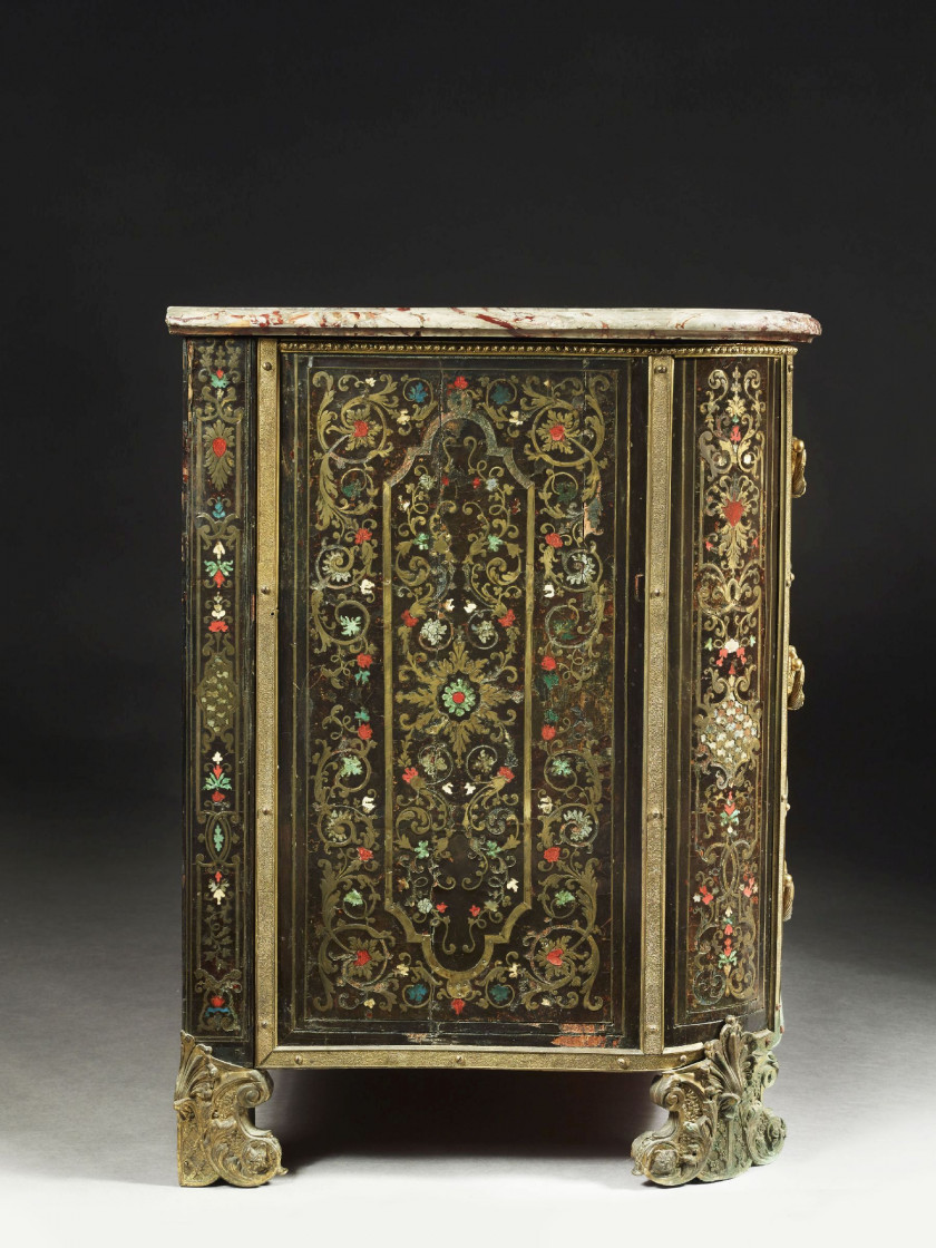 COMMODE D'ÉPOQUE LOUIS XIV, PARIS, VERS 1710-1715 Attribuée à Nicolas Sageot