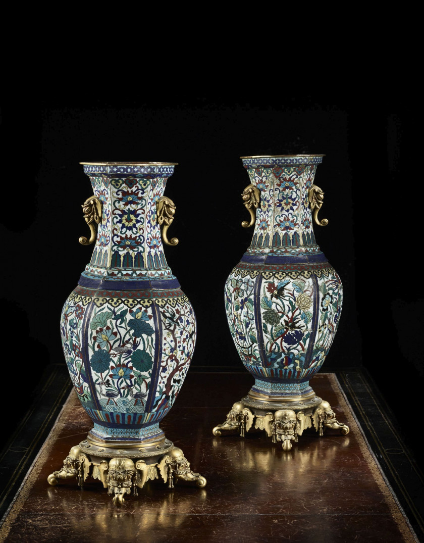 PAIRE DE VASES MONTÉS D'ÉPOQUE NAPOLÉON III Par Ferdinand Barbedienne (1810-1892)