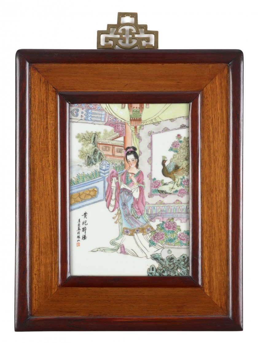 SEPT PLAQUES EN PORCELAINE POLYCHROME, CHINE