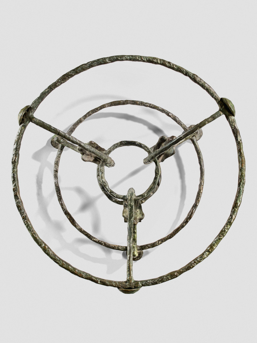 ¤ Diego GIACOMETTI 1902 - 1985 Paire de guéridons aux harpies