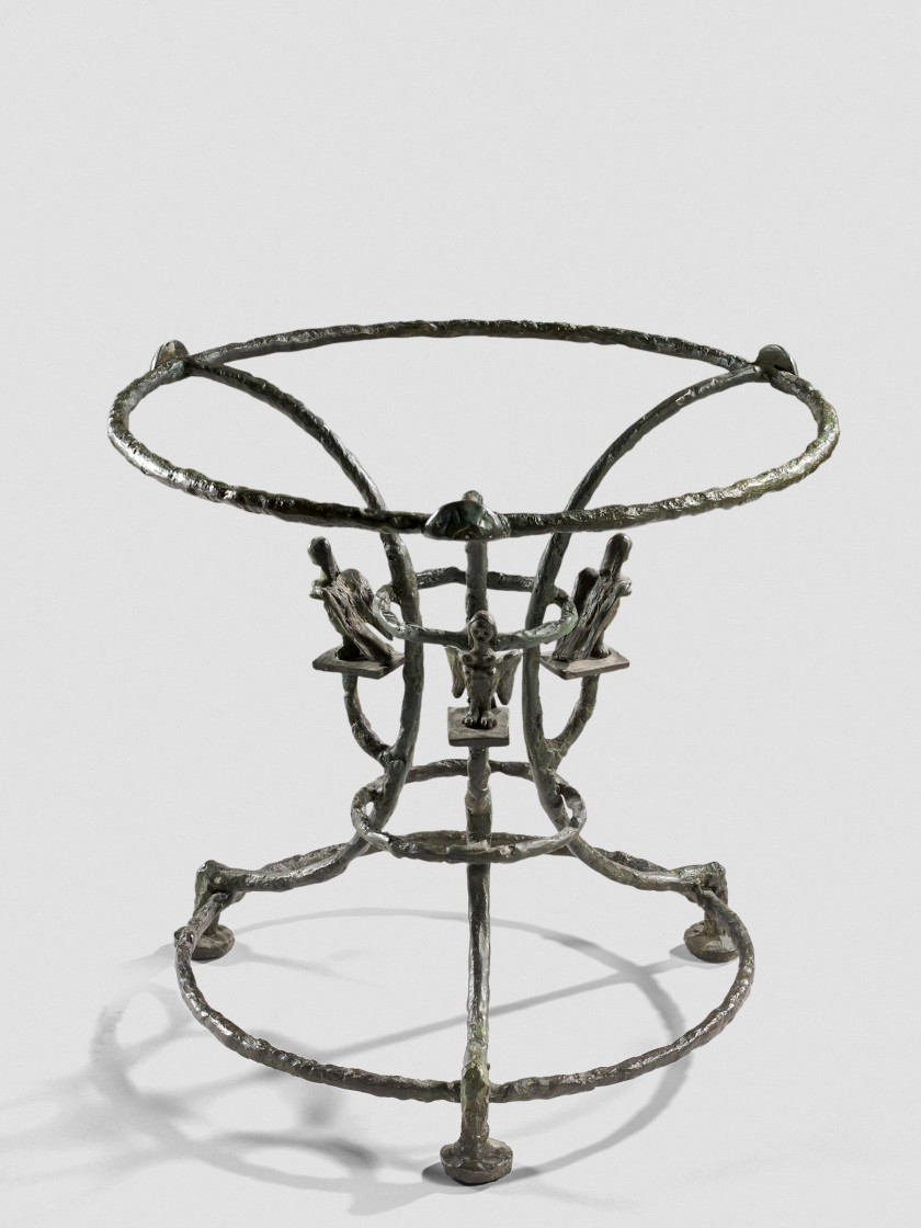 ¤ Diego GIACOMETTI 1902 - 1985 Paire de guéridons aux harpies