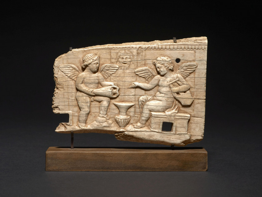 PAROI FRAGMENTAIRE DE COFFRET EN IVOIRE, ART BYZANTIN, 5e-6e SIÈCLE