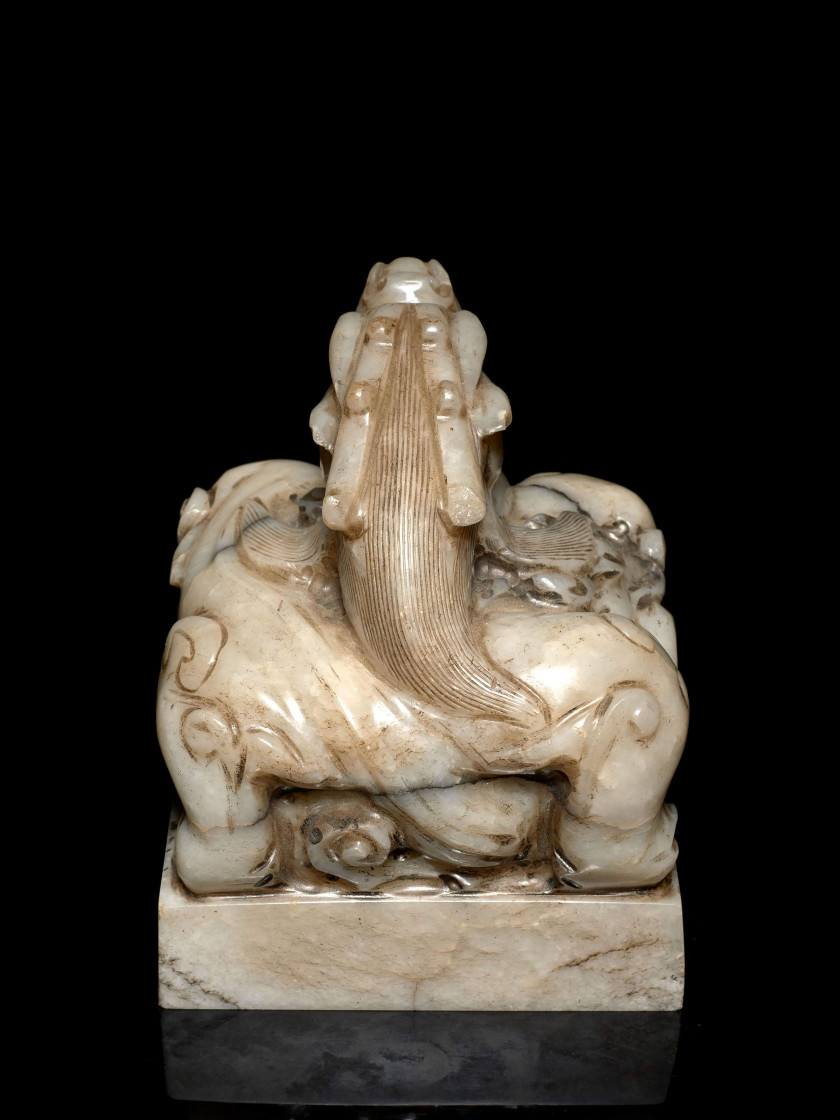 IMPORTANT SCEAU EN JADE GRAS DE MOUTON ET GRIS, CHINE, DYNASTIE QING, XIXe SIÈCLE