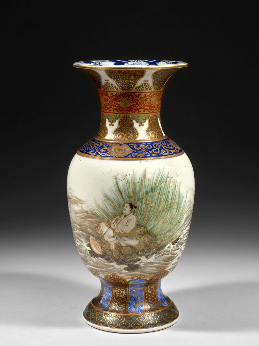 VASE EN PORCELAINE POLYCHROME KUTANI, JAPON, ÉPOQUE MEIJI, DATÉ 1878