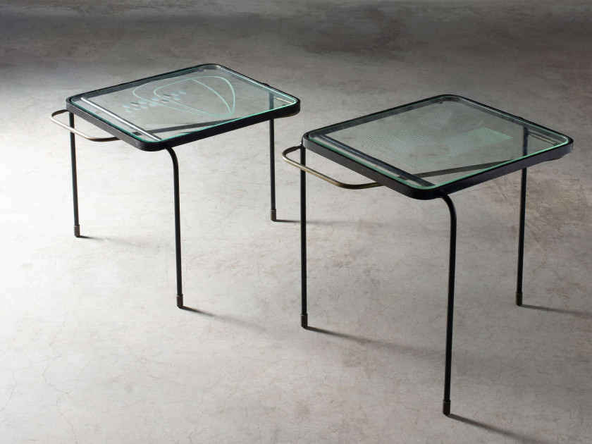 Mathieu MATEGOT (1910 - 2001) Tables gigognes - Création 1956 Structure en métal laqué noir et laiton, plateaux en verre gravé Métal...