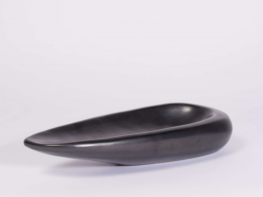 Georges JOUVE (1910-1964) Coupe - Circa 1950 Céramique émaillée noir
