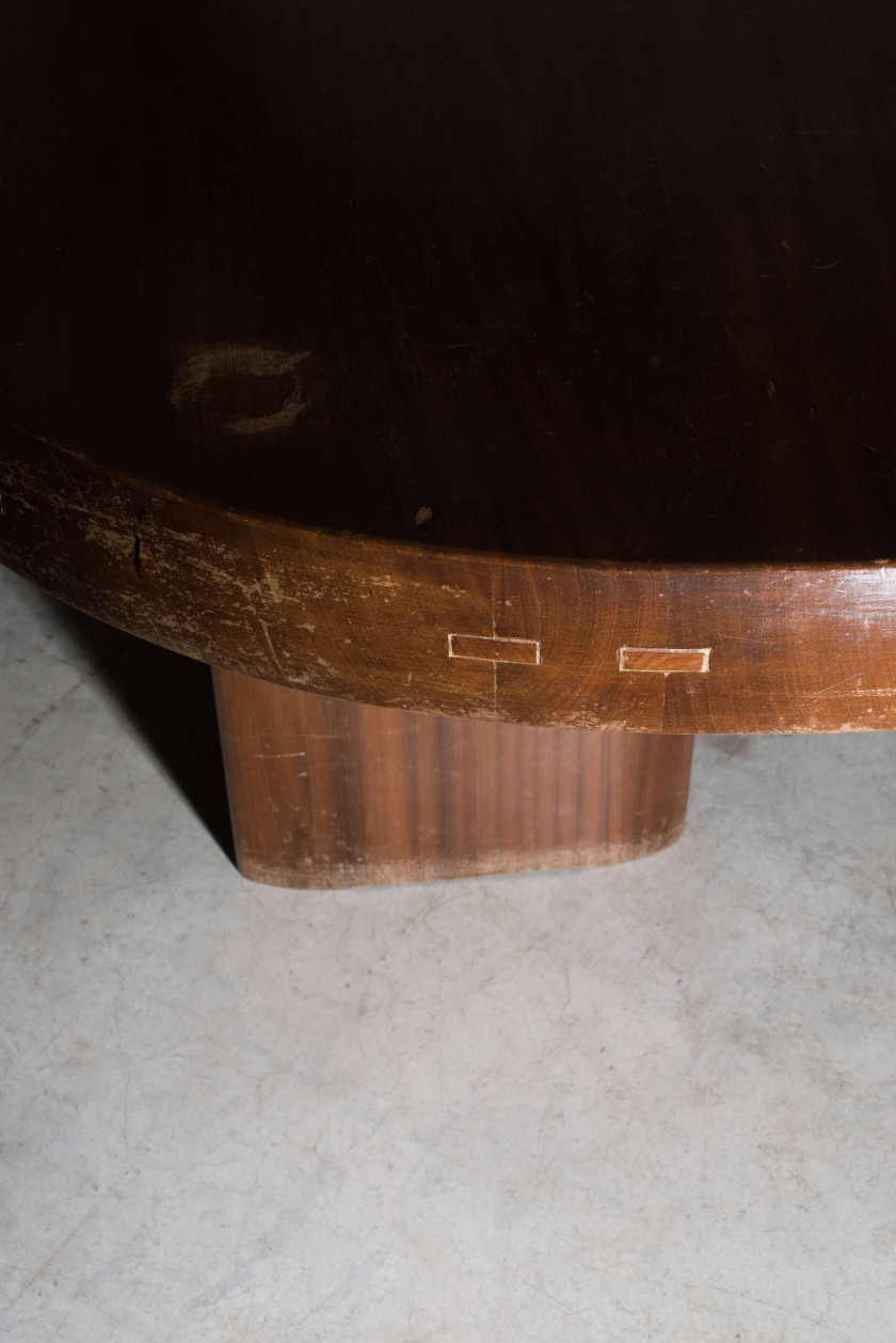 Charlotte PERRIAND (1903-1999) Importante table dite "Forme libre" - Création 1953 Piètement et structure en dibetou massif