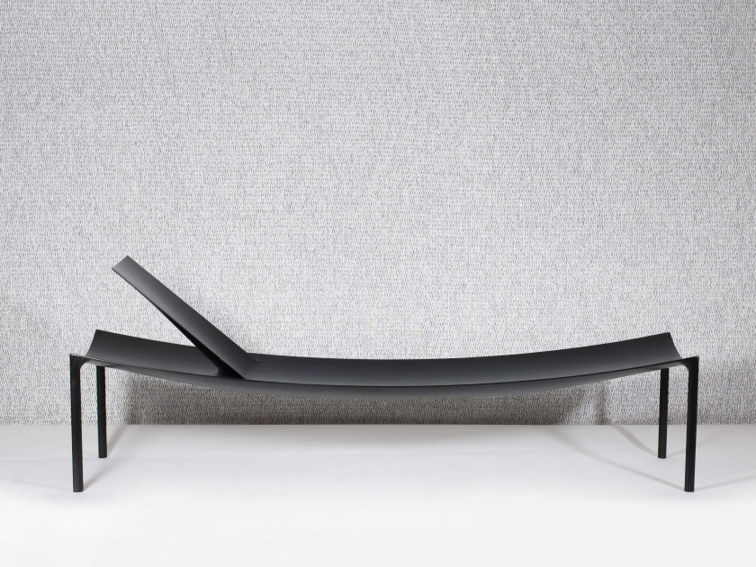 Konstantin GRCIC (né en 1965) Chaise longue dite "Karbon" - 2008 Fibre de carbone et résine