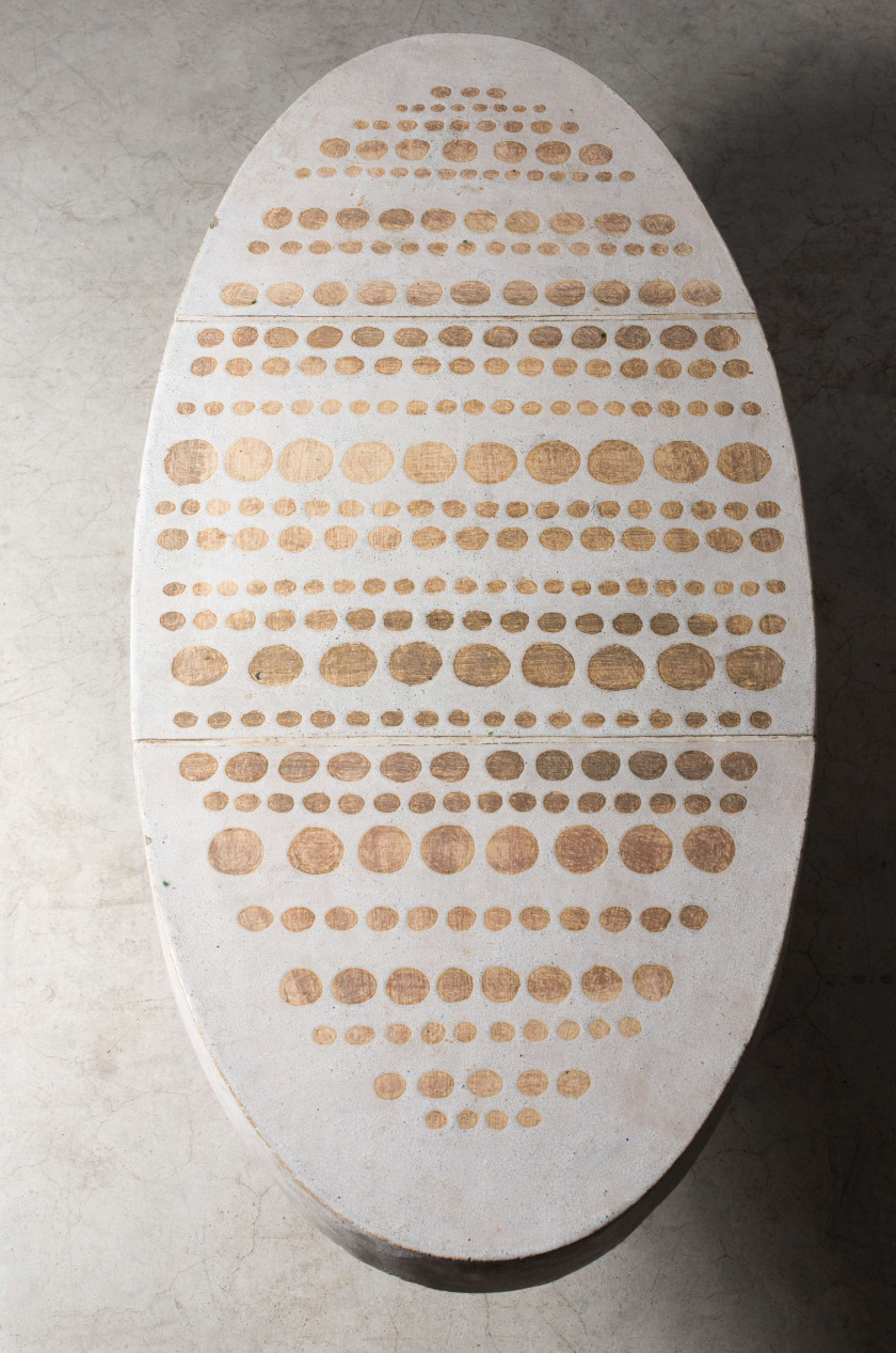 André BORDERIE (1923 - 1998) Table basse - Circa 1970 Piètement métal laqué noir, plateau en céramique émaillée