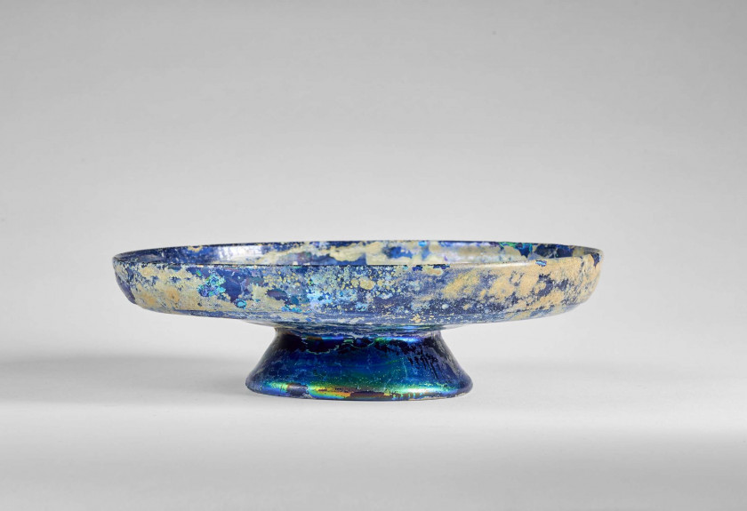 BEAU PLAT EN VERRE, MÉDITERRANÉE ORIENTALE, ART ROMAIN, VERS LE 2e SIÈCLE