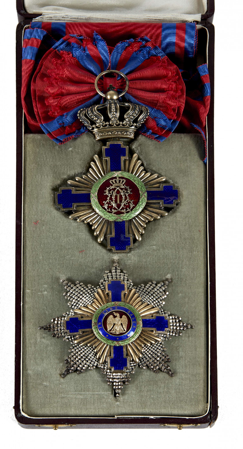ROUMANIE - ORDRE DE L'ETOILE POUR CIVIL Ensemble de Grand-croix. Bijou en argent et émail (éclats)