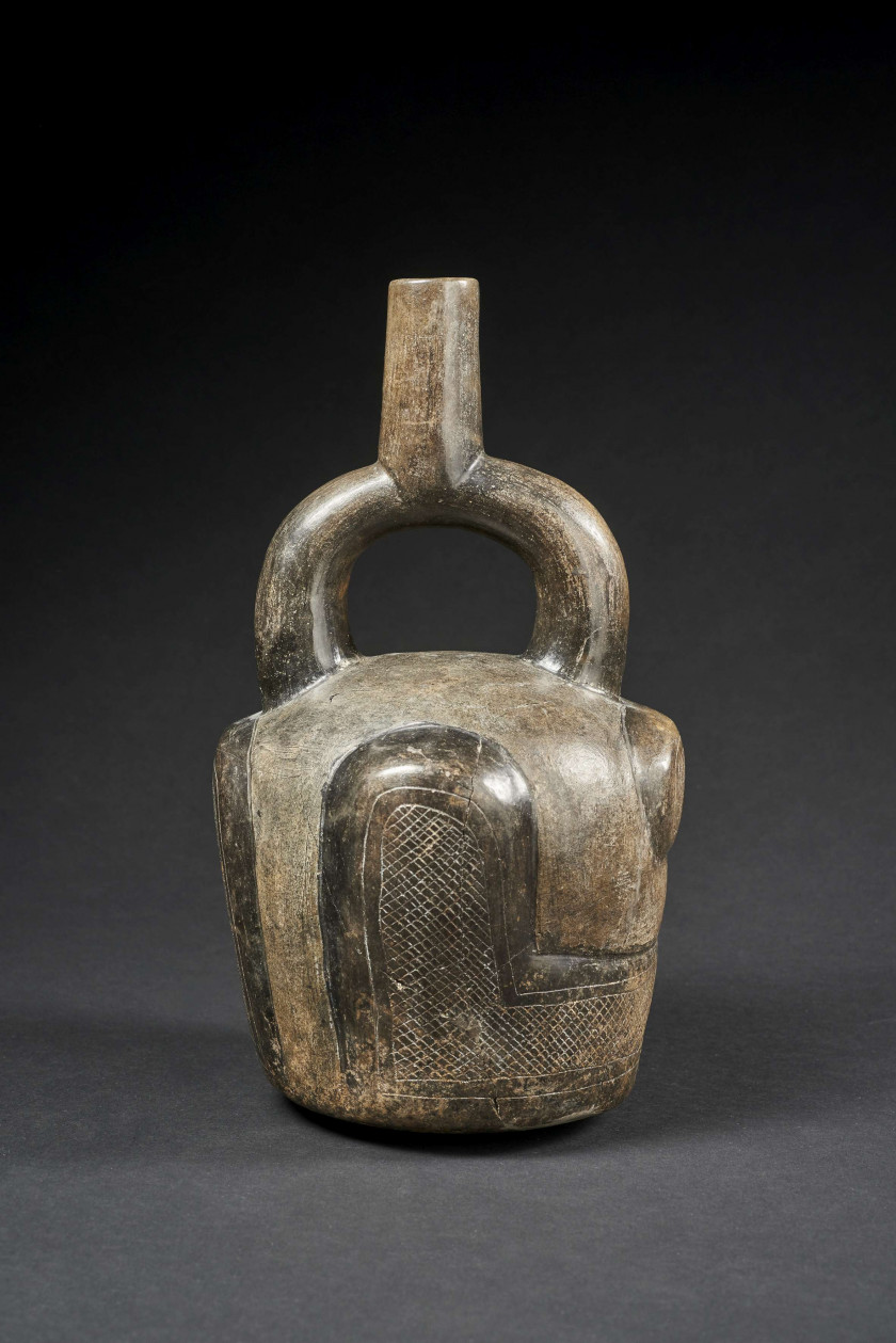 VASE FUNÉRAIRE À ÉTRIER Culture Chavin, Nord du Pérou Horizon Ancien 700-400 av. J.-C.