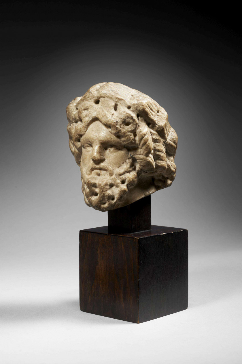 TÊTE DE JUPITER EN MARBRE, ART ROMAIN, VERS LE 2e SIÈCLE