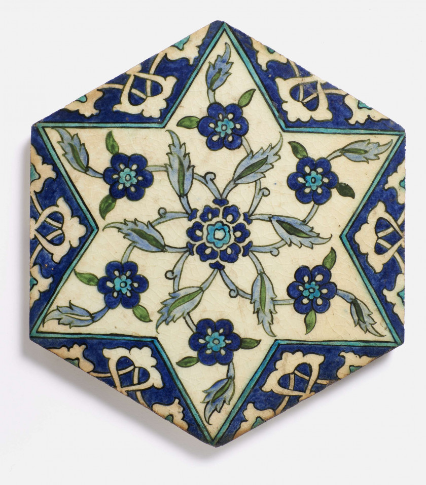 CARREAU AU DÉCOR ÉTOILÉ, ART OTTOMAN, DAMAS, 16e SIÈCLE