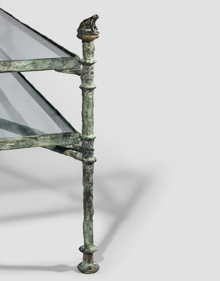 Diego GIACOMETTI 1902 - 1985 Table basse à double plateau aux grenouilles Bronze à patine vert antique