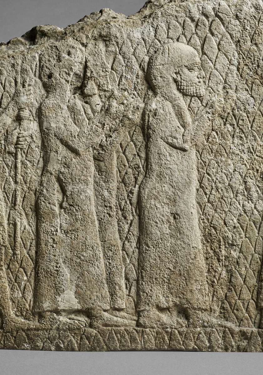 BAS-RELIEF EN ALBÂTRE GYPSEUX PROVENANT DU PALAIS DE SENNACHÉRIB, NINIVE, ART ASSYRIEN, 705-681 AV. J.C.