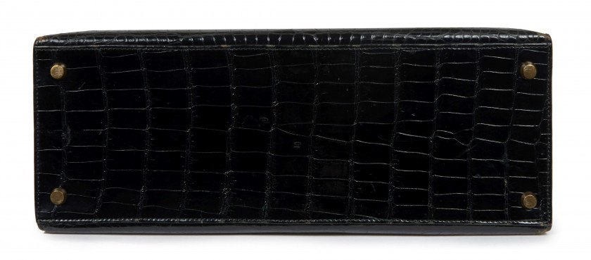 HERMÈS Circa 1980  Sac KELLY Sellier 32 Crocodile d'estuaire lisse noir (Crocodylus porosus) II/B Garniture métal plaqué o...
