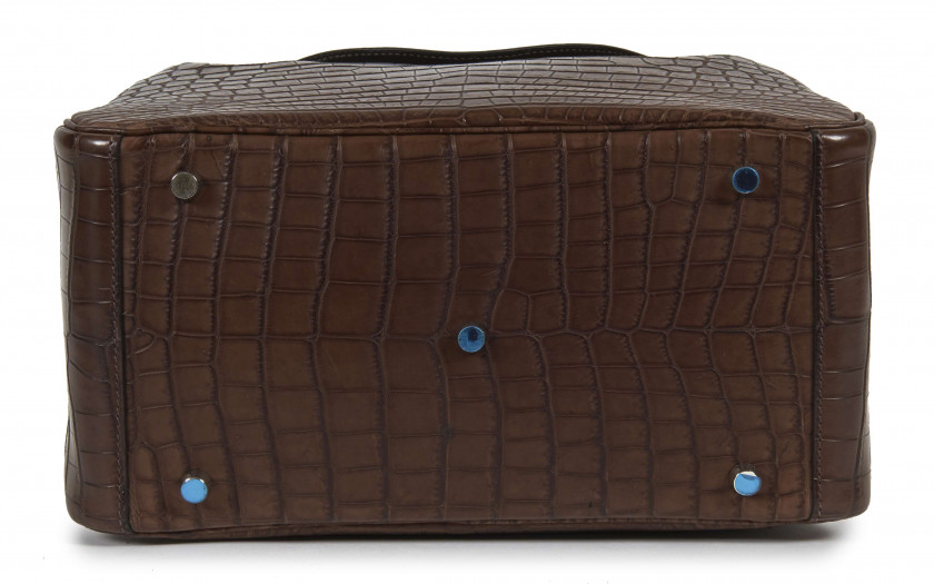 HERMÈS 2007  Sac LINDY 30 Crocodile du Nil mat marron (Crocodylus niloticus) II/B Garniture métal argenté palladié  LI...