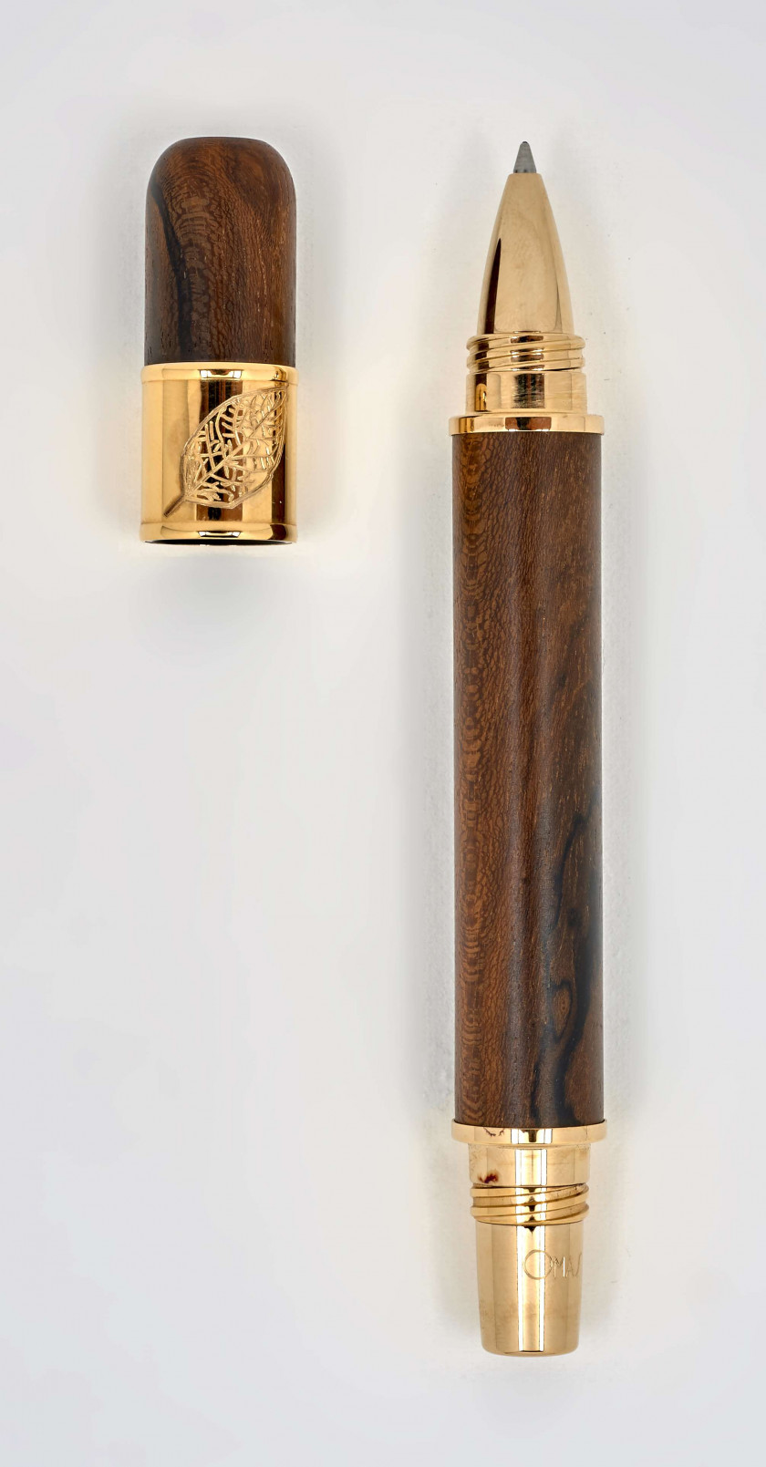 OMAS Cohiba Stylo roller en série limitée commercialisée en 2012, en association avec la Corporation Set Habanos S.A., inspirée...