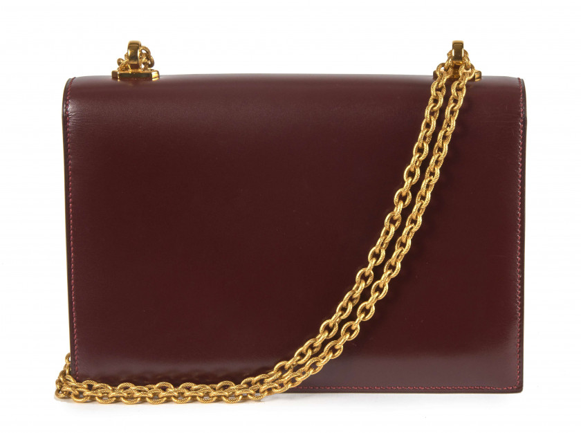 HERMÈS 1986  Sac ALCAZAR Box bordeaux Garniture métal plaqué or  ALCAZAR bag Burgundy box calfskin leather Gilt me...