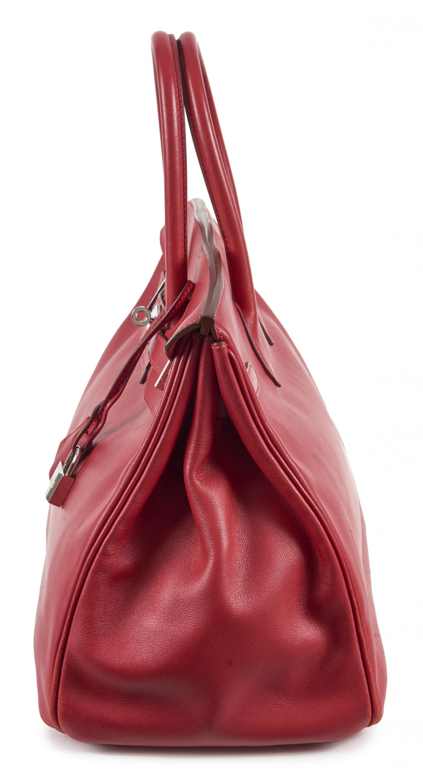 HERMÈS 2008  Sac BIRKIN 35 Veau Swift rouge Garniture métal argenté palladié  BIRKIN 35 bag Red Swift calfskin leath...