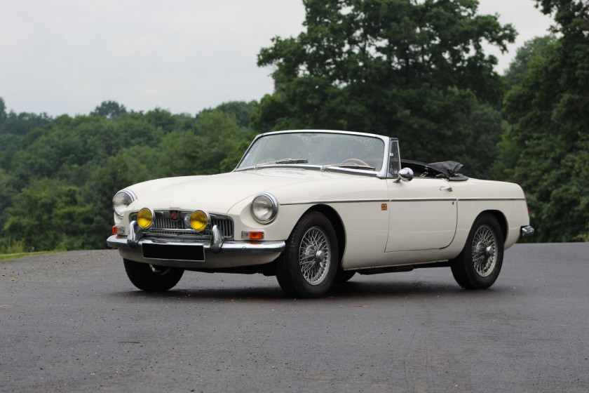 1965 MG B cabriolet  No reserve