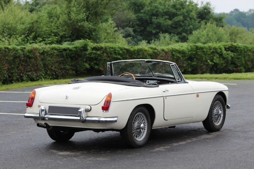 1965 MG B cabriolet  No reserve