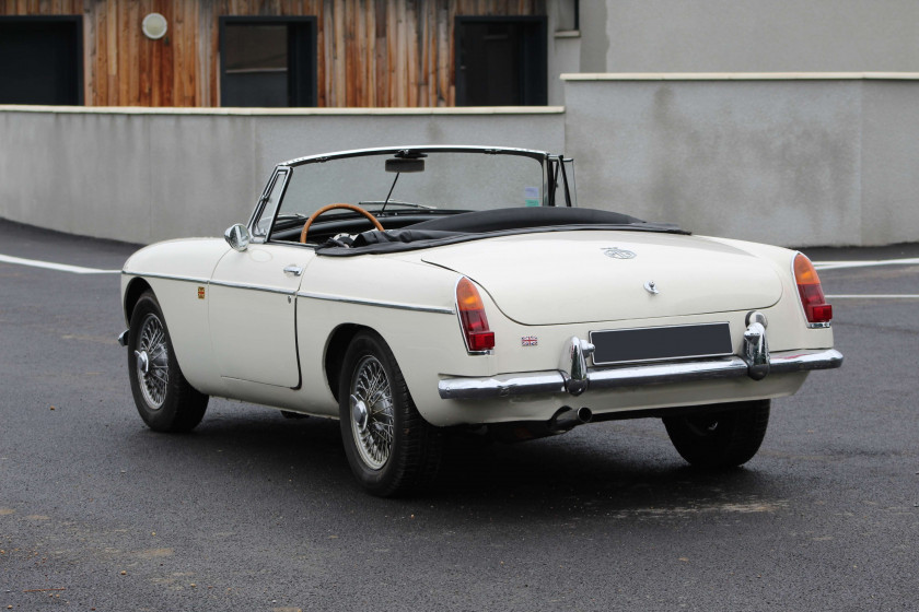 1965 MG B cabriolet  No reserve