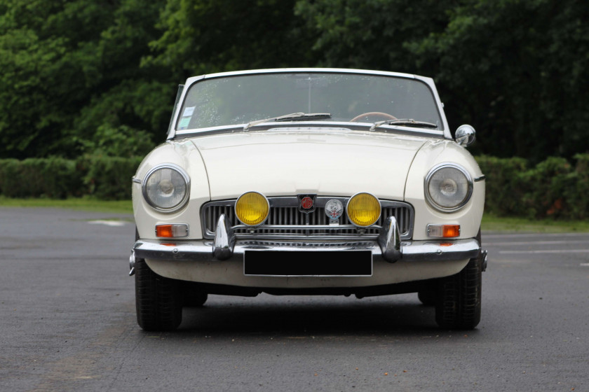 1965 MG B cabriolet  No reserve