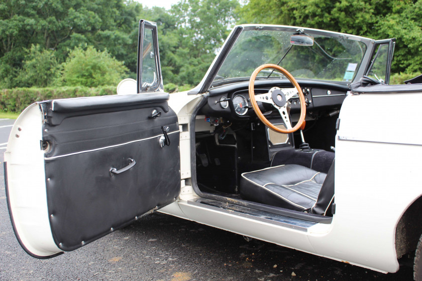 1965 MG B cabriolet  No reserve