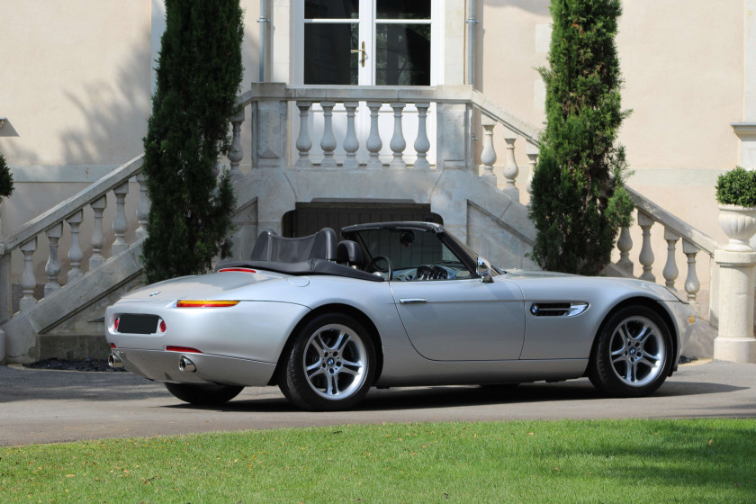 2001 BMW Z8 Carte grise françaiseChâssis n°WBAEJ11060AF79027- Vendue neuve en France- Entretien suivi- Superbe étatLivrée neuve en Fran